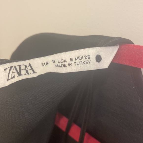 Zara satin blouse, perfect for the holidays 🥂 - Picture 3 of 3